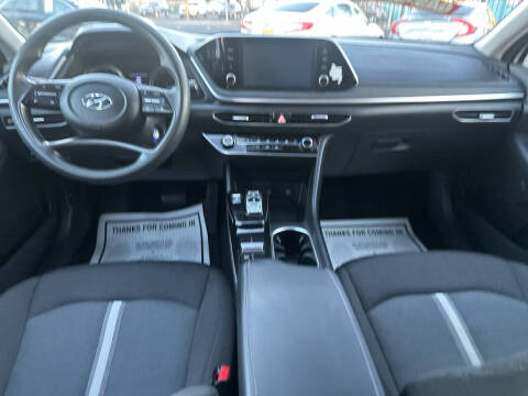 2022 Hyundai Sonata SE