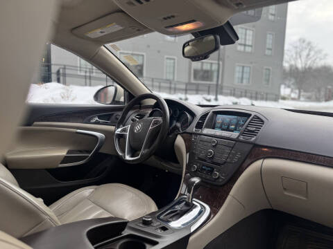 2012 Buick Regal Premium 2