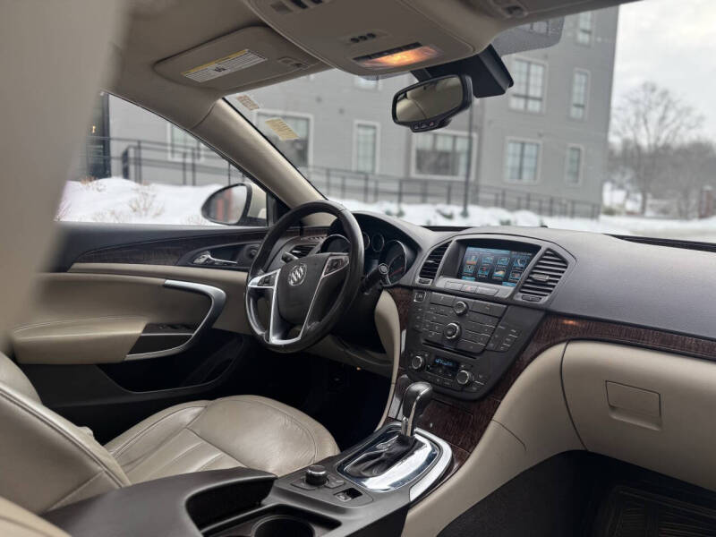 2012 Buick Regal Premium 2