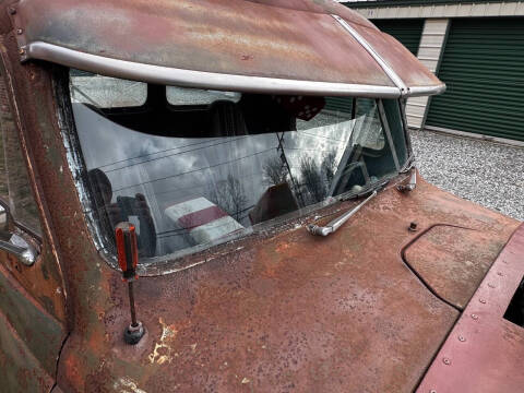 1953 International RE Series