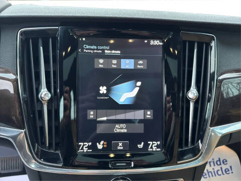 2019 Volvo S90 T6 Momentum