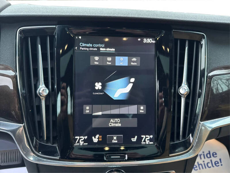 2019 Volvo S90 T6 Momentum