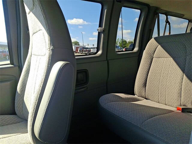 2025 GMC Savana LT 2500