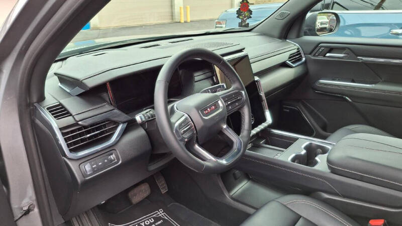 2024 GMC Acadia Elevation