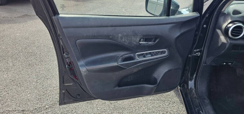 2020 Nissan Versa SR