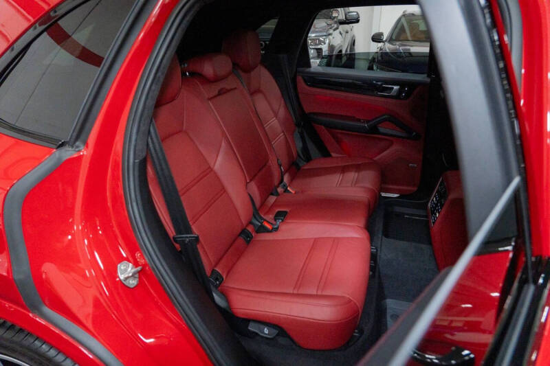 2022 Porsche Cayenne E-Hybrid