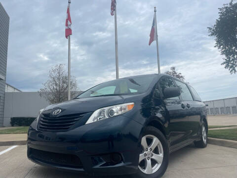 2011 Toyota Sienna for sale at TWIN CITY MOTORS in Houston TX
