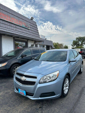 2013 Chevrolet Malibu for sale at VELAZQUEZ AUTO SALES in Aurora IL