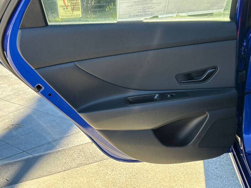 2025 Hyundai Elantra SEL Sport