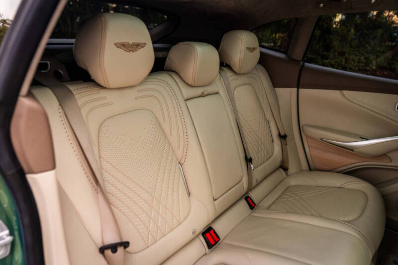 2021 Aston Martin DBX