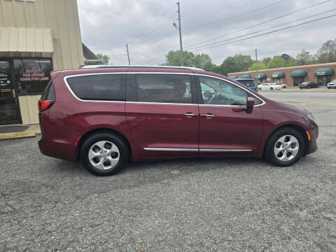 2017 Chrysler Pacifica Touring-L Plus