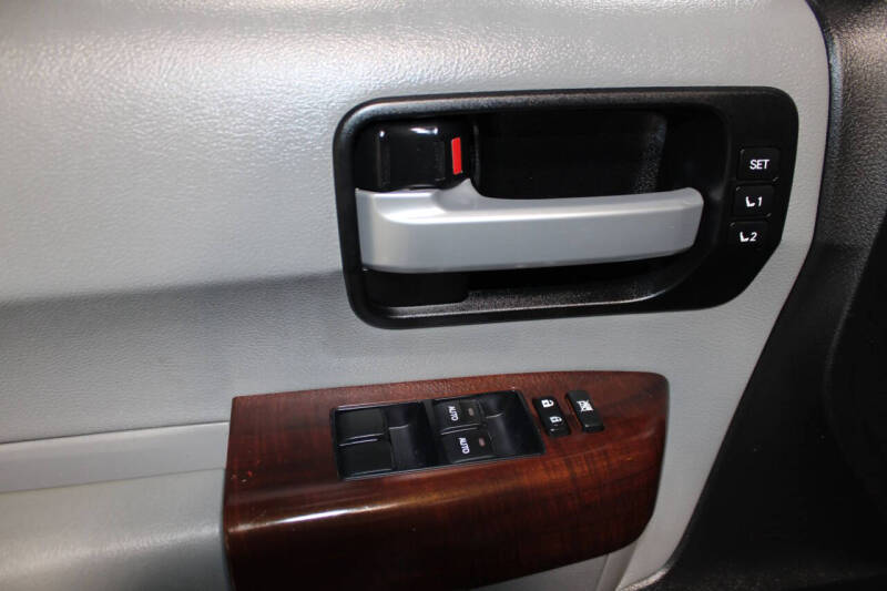 2014 Toyota Sequoia Platinum