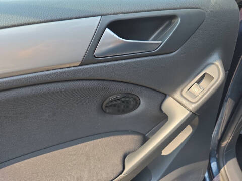 2012 Volkswagen Golf 2.5L PZEV