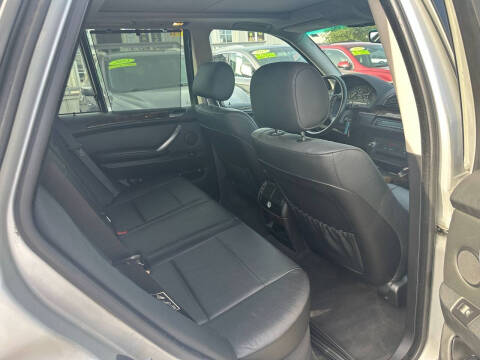 2005 BMW X5 3.0i