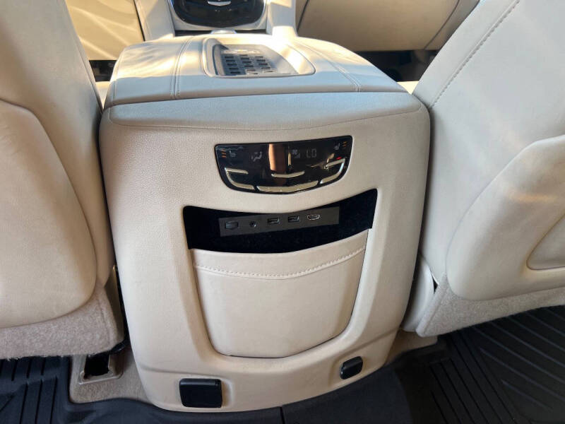 2017 Cadillac Escalade ESV Luxury