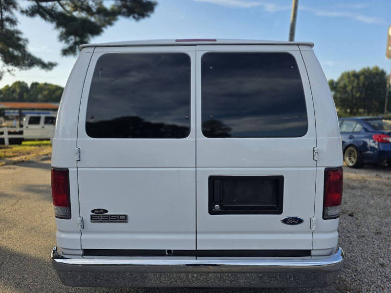 2006 Ford E-Series E-350 SD XLT