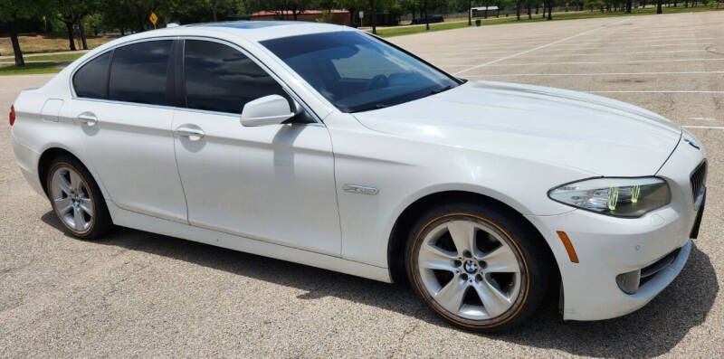 2012 BMW 5 Series 528i photo 2