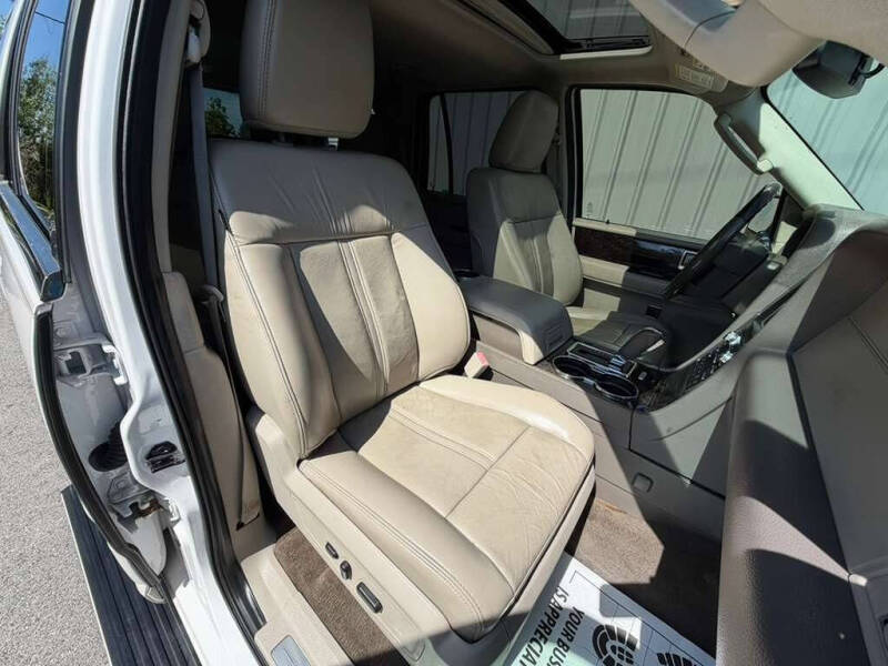 2017 Lincoln Navigator Select