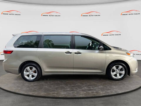 2017 Toyota Sienna L 7-Passenger