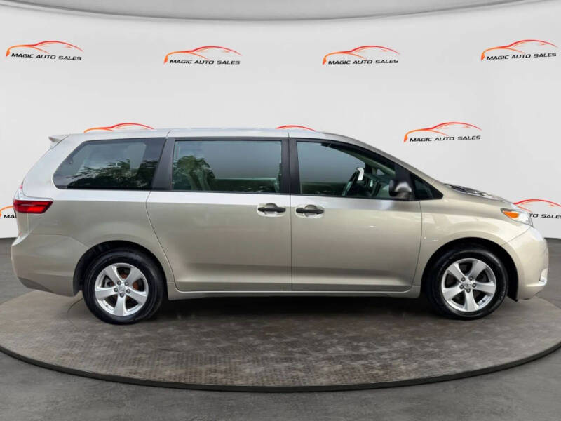 2017 Toyota Sienna L 7-Passenger