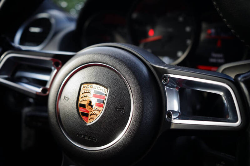 2018 Porsche 718 Cayman