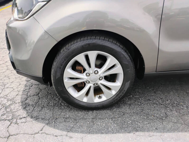 2016 Kia Soul +