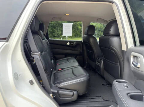 2017 Nissan Pathfinder SL