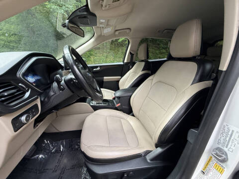 2020 Ford Escape Titanium