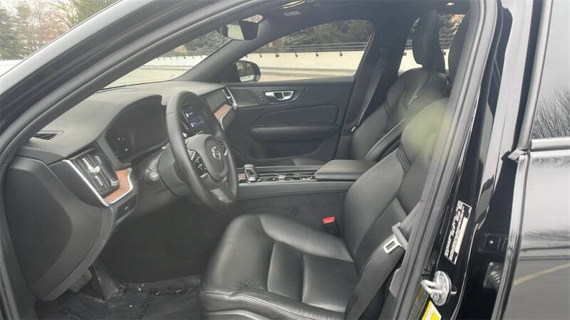 2023 Volvo S60 B5 Plus Black Edition