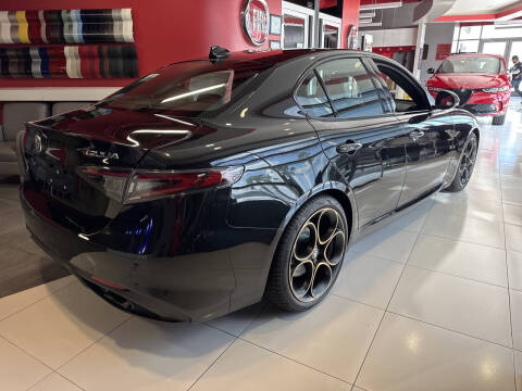 2025 Alfa Romeo Giulia Intensa