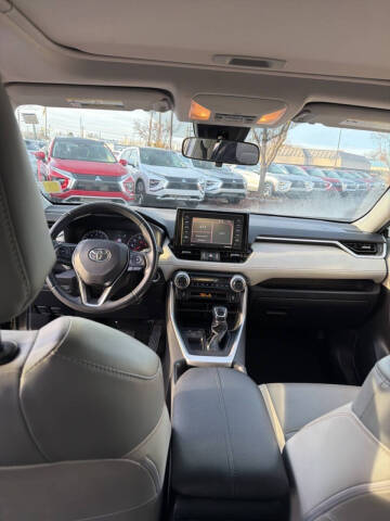 2020 Toyota RAV4 XLE Premium