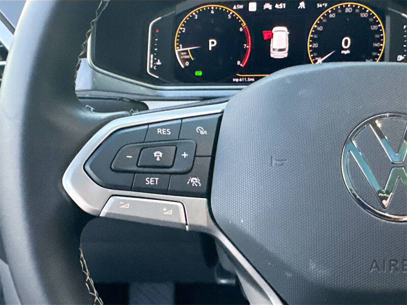 2025 Volkswagen Taos SEL 4Motion