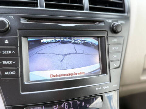 2013 Toyota Prius v Five