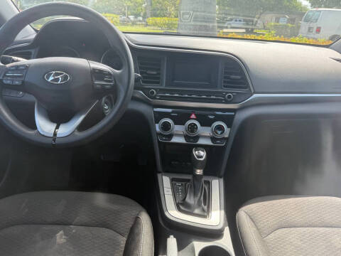 2019 Hyundai Elantra SE