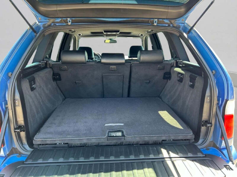 2003 BMW X5 4.6is
