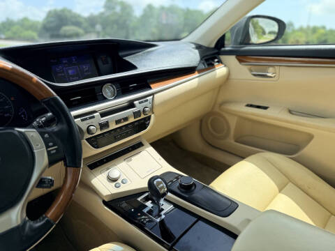 2013 Lexus ES 300h