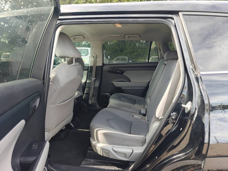 2023 Toyota Highlander LE