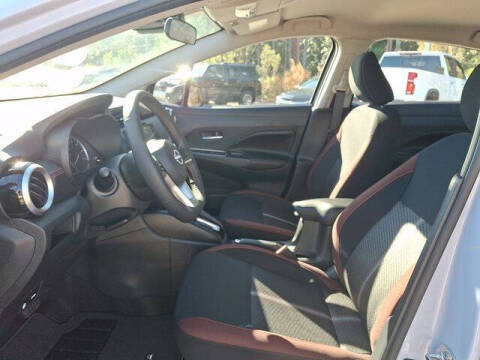 2025 Nissan Versa SR