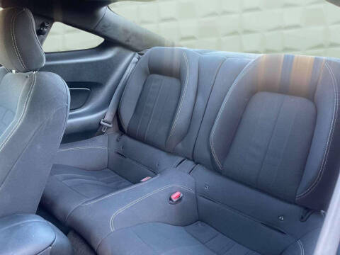 2021 Ford Mustang EcoBoost