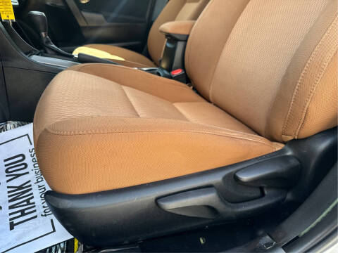 2015 Toyota Corolla LE