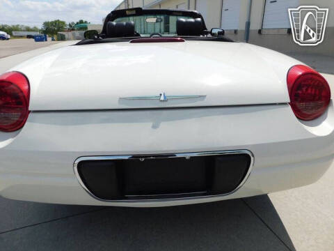 2002 Ford Thunderbird Deluxe