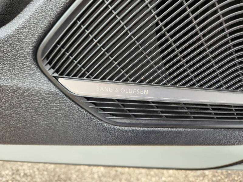 2017 Audi A4 2.0T quattro Premium Plus