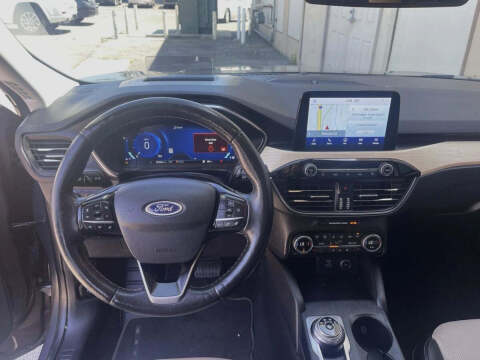 2021 Ford Escape Hybrid Titanium
