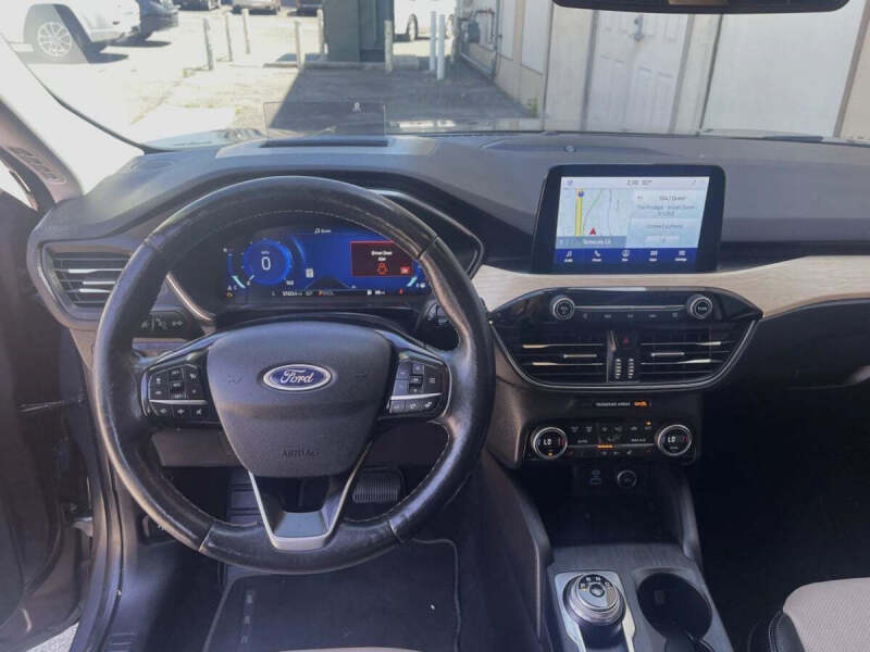 2021 Ford Escape Hybrid Titanium