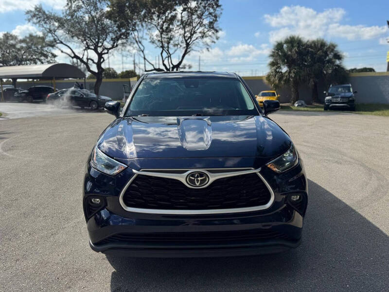 2021 Toyota Highlander LE