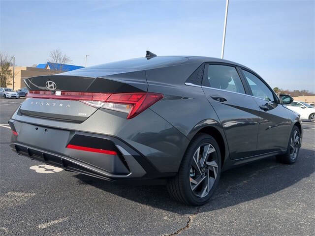 2025 Hyundai Elantra Hybrid Limited