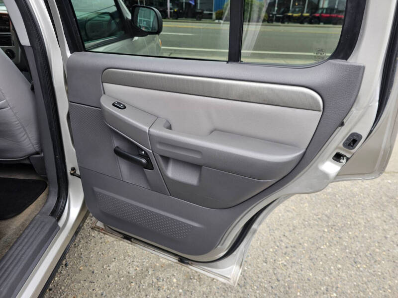 2004 Ford Explorer XLT