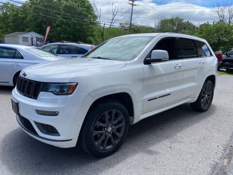 2018 Jeep Grand Cherokee for sale at COUNTRY SAAB OF ORANGE COUNTY in Florida NY