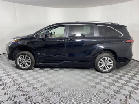 2022 Toyota Sienna Platinum 7-Passenger