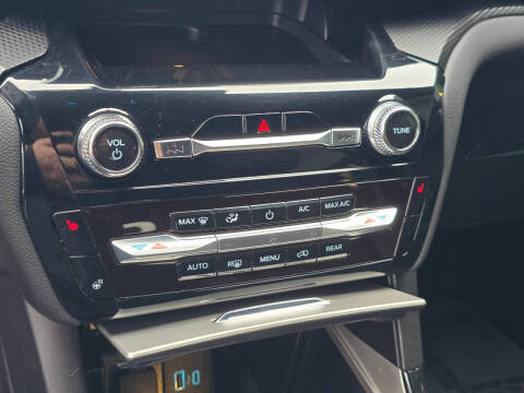 2024 Ford Explorer ST-Line